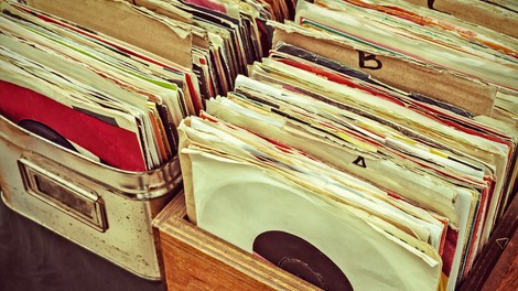 Prodaja vinilk prvič po več kot 30 letih presegla prihodke zgoščenk