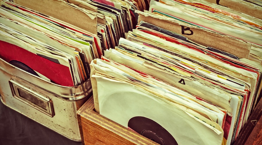 Prodaja vinilk prvič po več kot 30 letih presegla prihodke zgoščenk (foto: Shutterstock)