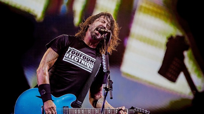 Frontman zasedbe Foo Fighters napisal pesem za desetletno bobnarko Nandi Bushell (foto: Profimedia)