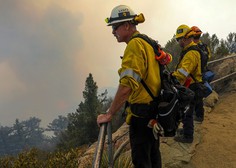 Požari v ZDA ne pojenjajo, gasilci pravijo, da česa takega še niso doživeli