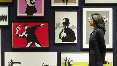 Britanski ulični umetnik Banksy izgubil tožbo zaradi svoje anonimnosti