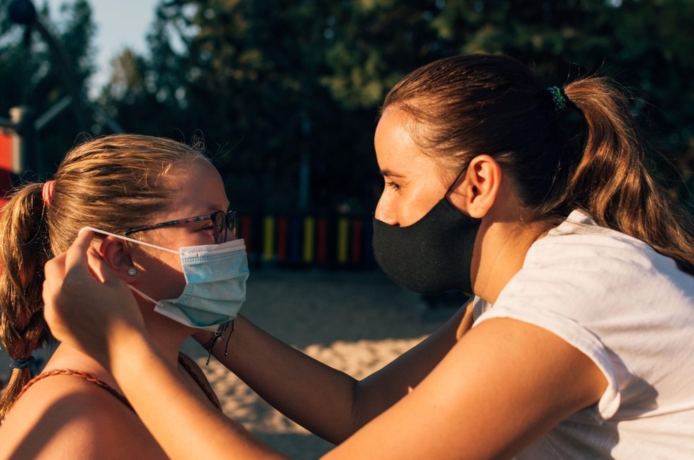 Pri naših južnih sosedih se je število okuženih povečalo za 197 (foto: profimedia)