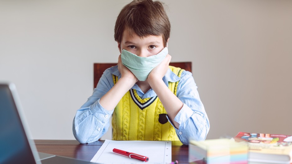 
                            V OŠ Franceta Bevka zaradi okužb za učence četrtega razreda in predmetne stopnje pouk poteka na daljavo (foto: Profimedia)
