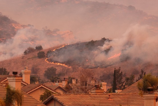 V Kaliforniji divja pet največjih požarov v zgodovini države