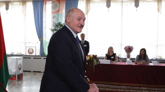 Lukašenko na skrivaj prisegel za šesti mandat (foto: Xinhua/STA)