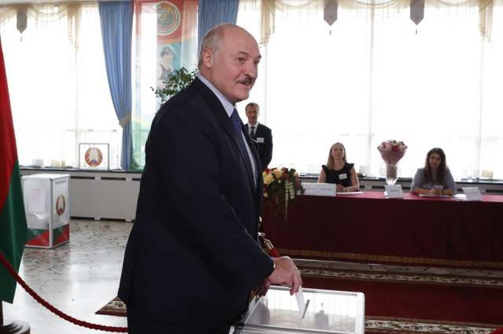 Lukašenko na skrivaj prisegel za šesti mandat (foto: Xinhua/STA)
