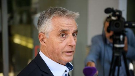 Gantar: Nedopustno je, da se bolnika brez testa na koronavirus ne sprejme v obravnavo