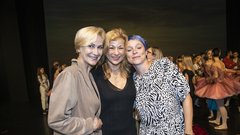 Asistentke predstave Olga Andreeva, Anael Martín in Mojca Kalar Simić