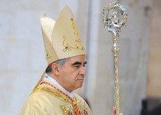 V Vatikanu nepričakovano odstopil eden najvplivnejših kardinalov Becciu
