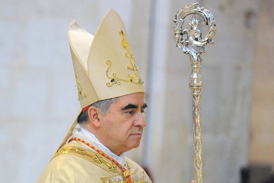 V Vatikanu nepričakovano odstopil eden najvplivnejših kardinalov Becciu