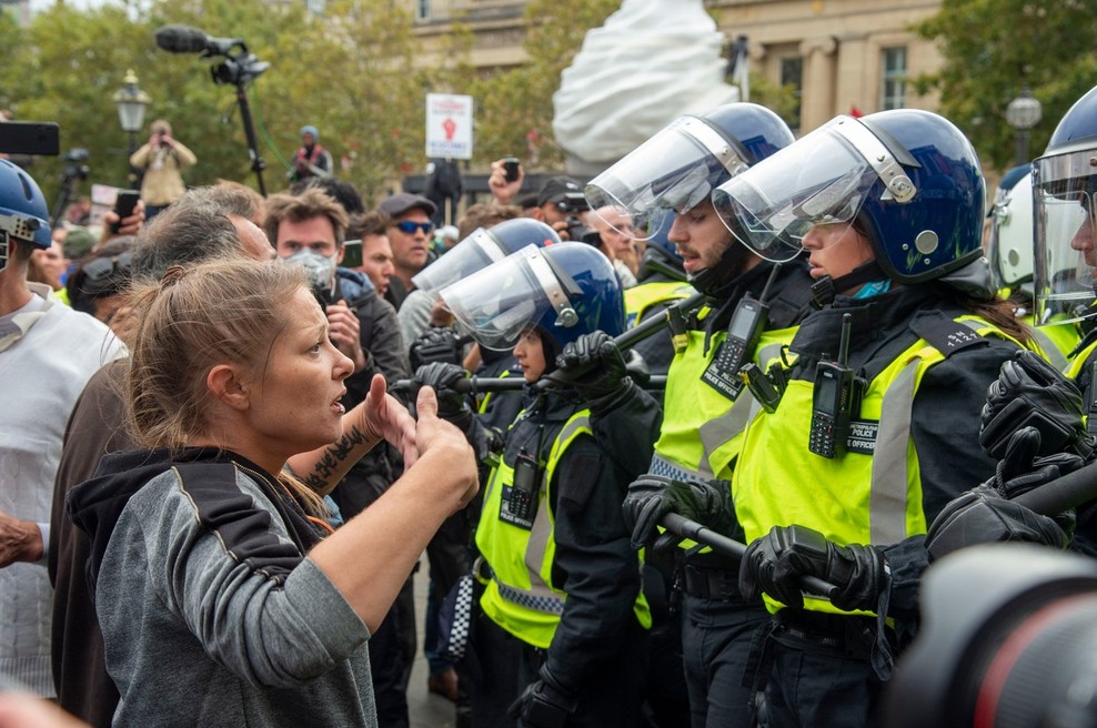 Londonska policija prekinila protest in s silo razgnala ljudi (foto: profimedia)
