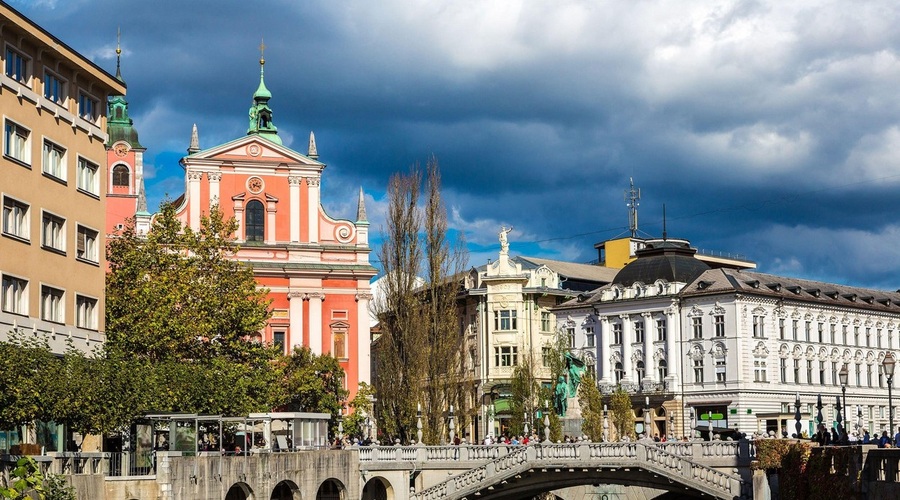Podatki o širjenju okužbe skrbijo slovensko vlado (foto: profimedia)