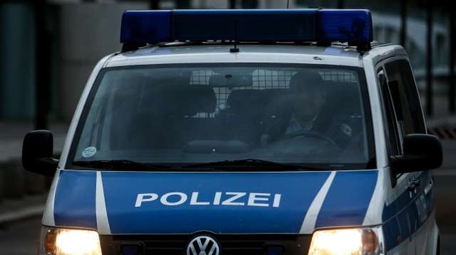 Voznica v Nemčiji v pol ure zakrivila serijo prometnih nesreč (foto: Xinhua/STA)