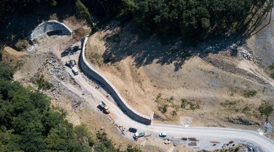 Drugi tir: hudo izkoriščanje delavcev, delali tudi po 372 ur na mesec (foto: Anže Malovrh/STA)