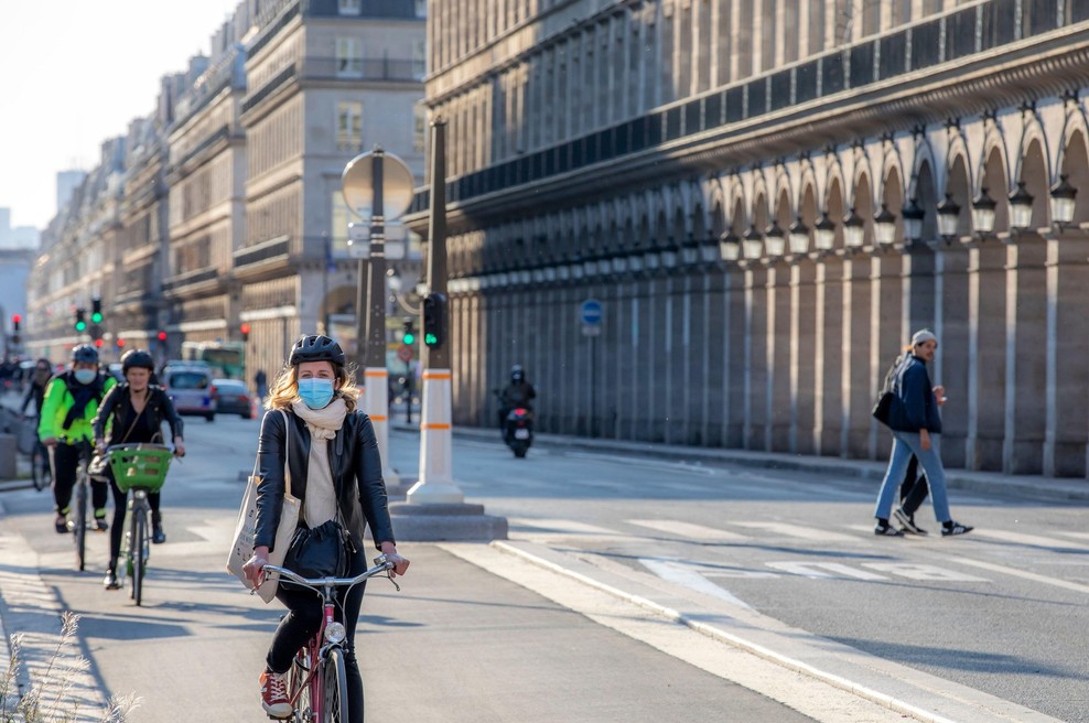 Pariz prestrašil glasen pok, ko je letalo prebilo zvočni zid (foto: Profimedia)