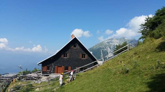 Poleg izkušenih planincev so slovenske gore privabile več tistih obiskovalcev, ki se doslej tja niso odpravljali (foto: Aljoša Rehar/STA)