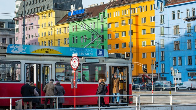 Prebivalce avstrijske prestolnice bodo na tramvaju cepili proti sezonski gripi (foto: Profimedia)