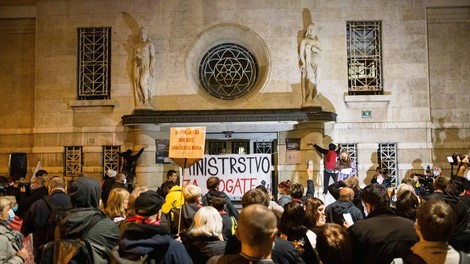 Redni petkov protest tokrat namenjen zdravstvu