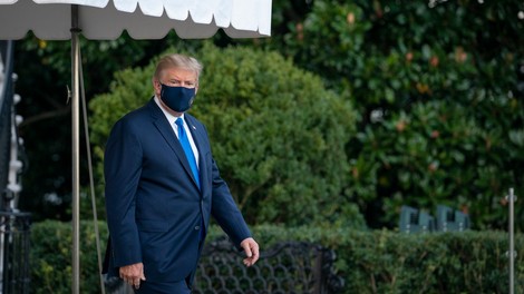Donalda Trumpa odpeljali v vojaško bolnišnico