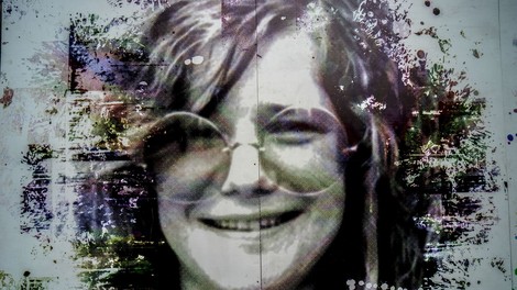 Mineva pol stoletja od smrti kultne pevke Janis Joplin