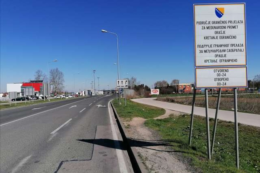 Zelena karta za vstop v Bosno in Hercegovino kmalu ne bo več potrebna (foto: Hina/STA)