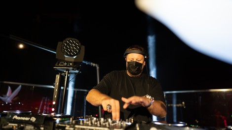 Premierno za Auroro je občinstvo razgrel DJ Umek
