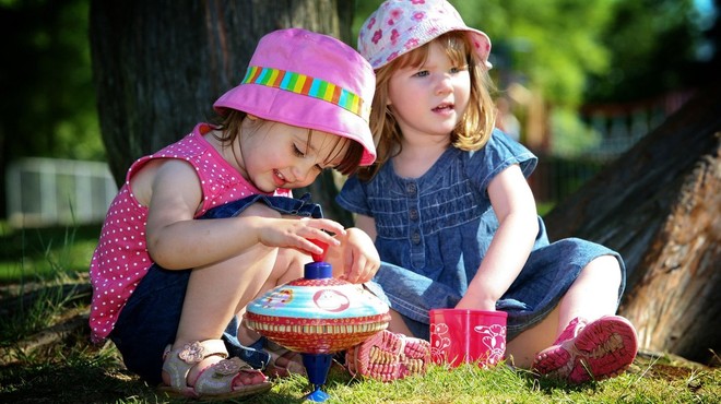 5 razvojnih stopenj sklepanja prijateljstev med otroki (foto: profimedia)