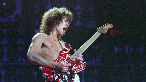 Umrl legendarni rocker Eddie Van Halen