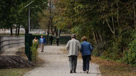Nove okužbe s koronavirusom tudi v domovih za starejše