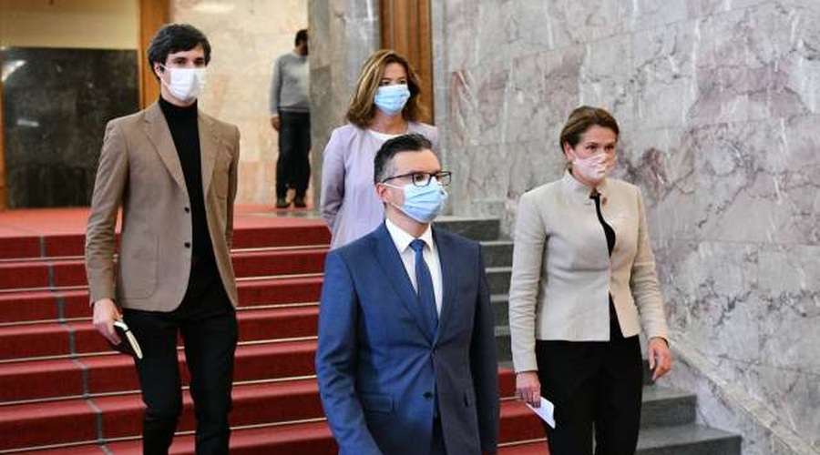 Opozicija se povezuje z Damijanom za alternativno vlado; Janša: Gre za norčevanje iz ustavne ureditve (foto: Tamino Petelinšek/STA)