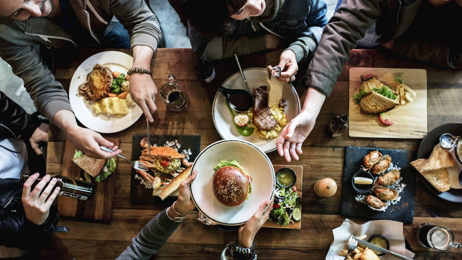 
                            V več kot 100 najboljših gostilnah in restavracijah se začenja jesenska izvedba tedna restavracij (foto: Shutterstock)