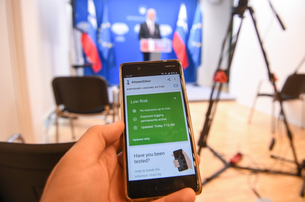 Ministrstvo začelo z objavo podatkov o številu izdanih TAN kod za aplikacijo #OstaniZdrav (foto: Nebojša Tejić/STA)