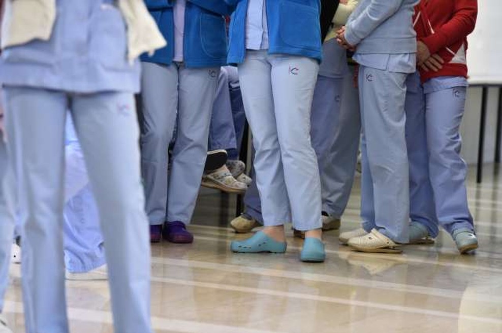 Med zaposlenimi v zdravstvu 45 novih okužb (foto: Tamino Petelinšek/STA)