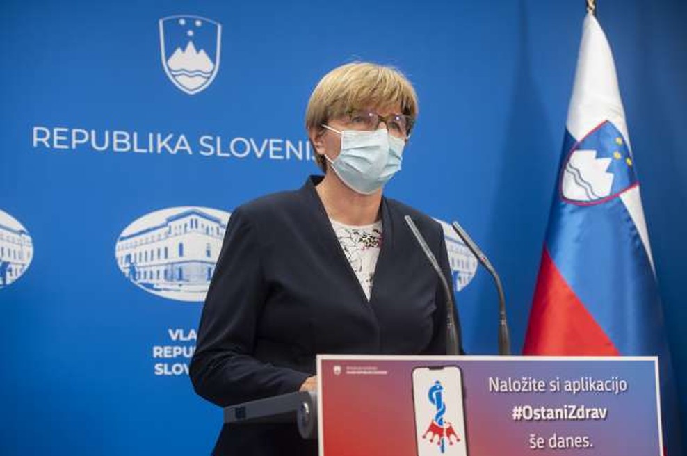 Ministrstvo za zdravje z odredbo zaenkrat prekinja izvajanje nekaterih preventivnih dejavnosti (foto: Bor Slana/STA)
