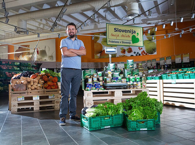 Za svetovni dan hrane kuhali iz 68 kg sestavin - da bi pokazali, koliko obrokov letno v povprečju zavrže vsak Slovenec*