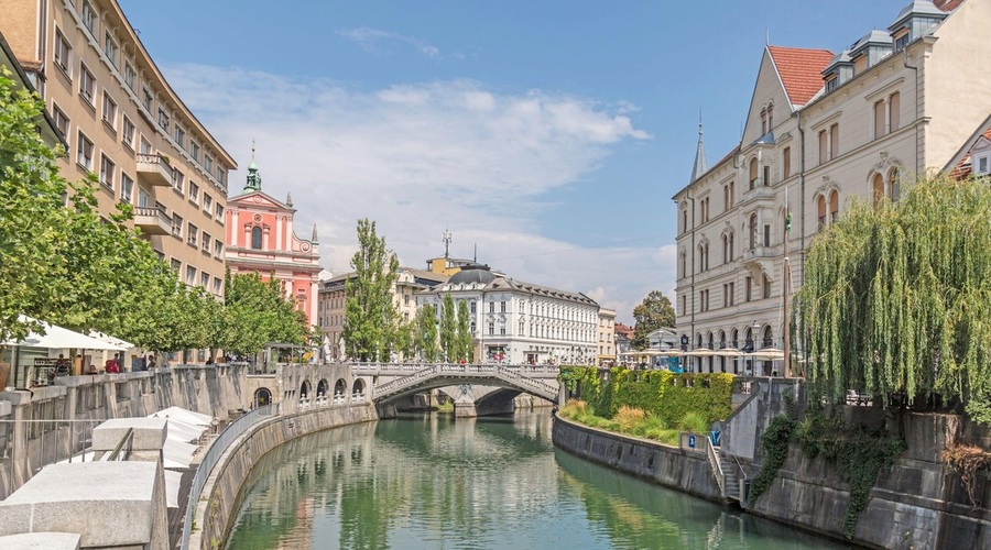 Pordečele še tri slovenske regije, oranžne le še tri na zahodu države (foto: profimedia)
