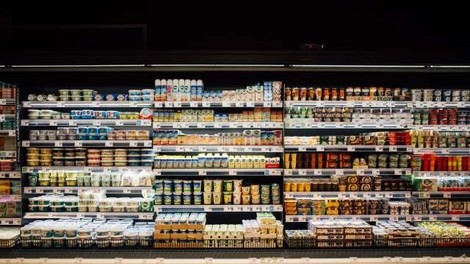 Mercator, Spar, Tuš in ostali trgovci bodo trgovine zapirali pred 21. uro