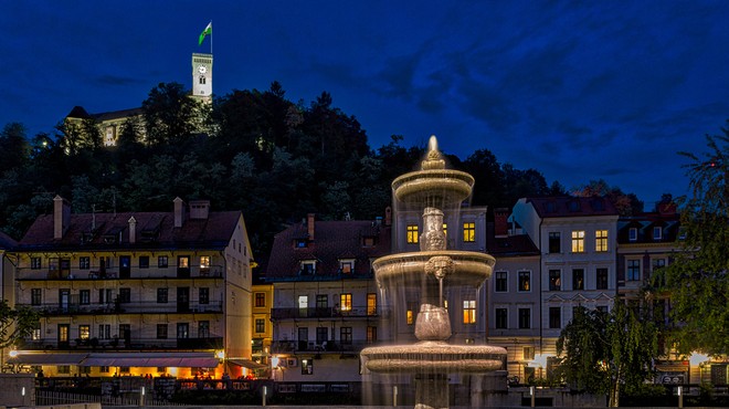 Prvič v zgodovini samostojne Slovenije prepoved gibanja med 21. in 6. uro (foto: Shutterstock)