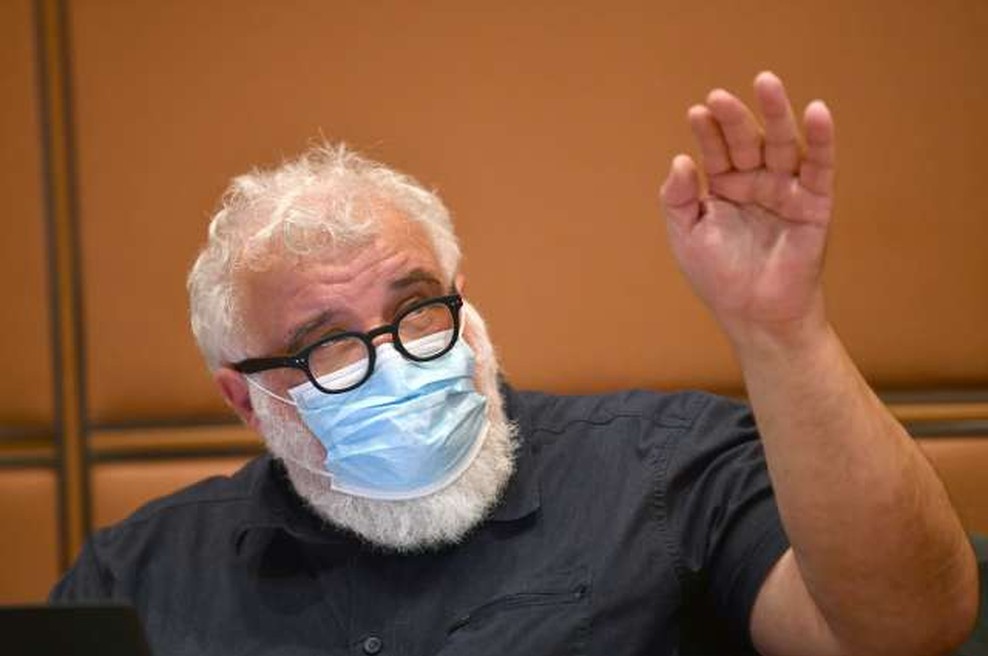 Minister Koritnik izid testa ni čakal v osami, odpravil se je v kozmetični salon (foto: STA/Tamino Petelinšek)