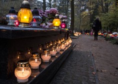 V spomin mrtvim lahko letos prižgete virtualne sveče