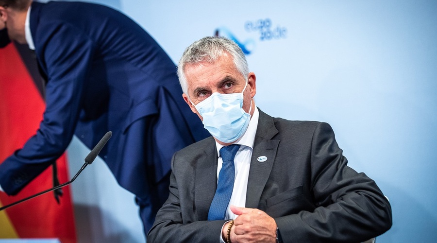 Minister Gantar napovedal dodatne postelje za bolnike in kader (foto: profimedia)