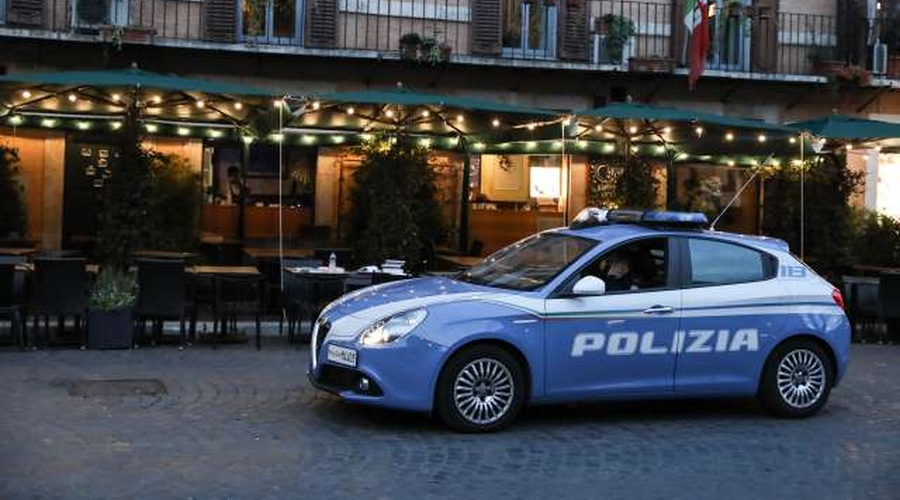 V Italiji se krepijo protesti proti ukrepom za zajezitev novega koronavirusa (foto: Xinhua/STA)