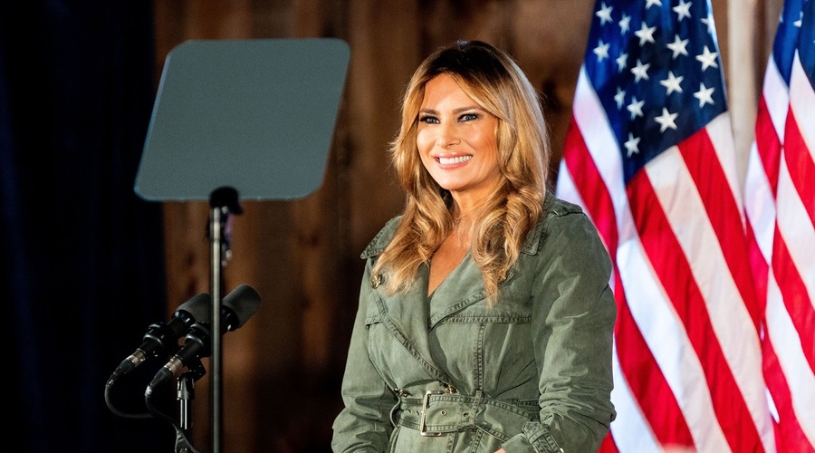 Eden in edini nastop Melanie pred volitvami, med katerim je obtožila Bidna, da ima socialistično agendo (foto: Profimedia)