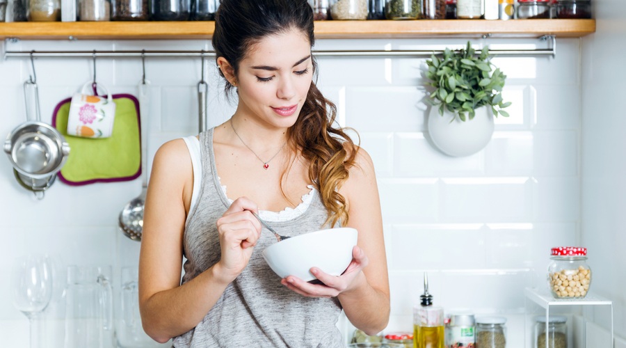 Prekinitveni post (ali intermittent fasting): kako poteka in kako pomaga pri izgubi telesne teže (foto: Shutterstock)