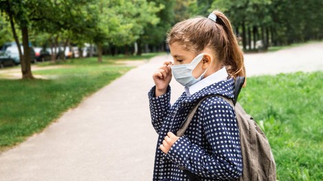 Starši se sprašujejo, ali so podaljšane počitnice težek položaj  kakorkoli izboljšale