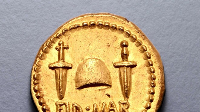 Za zlatnik, posvečen obletnici atentata na Julija Cezarja, iztržili 3,6 milijona evrov (foto: profimedia)