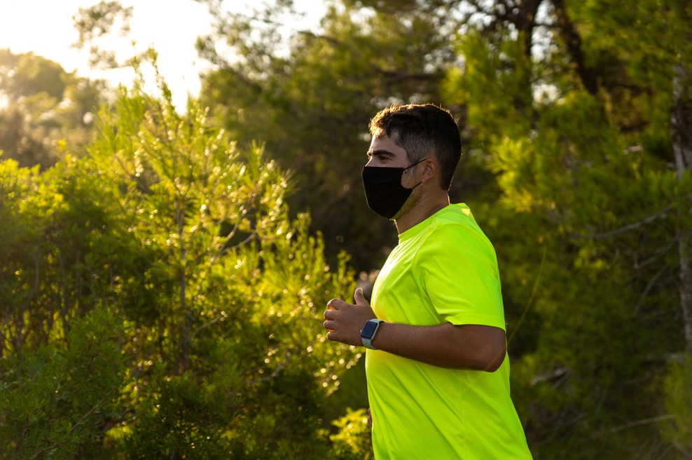 Zdravnik pretekel 35 kilometrov in dokazal, da so maske tudi v tem primeru varne (foto: Shutterstock)