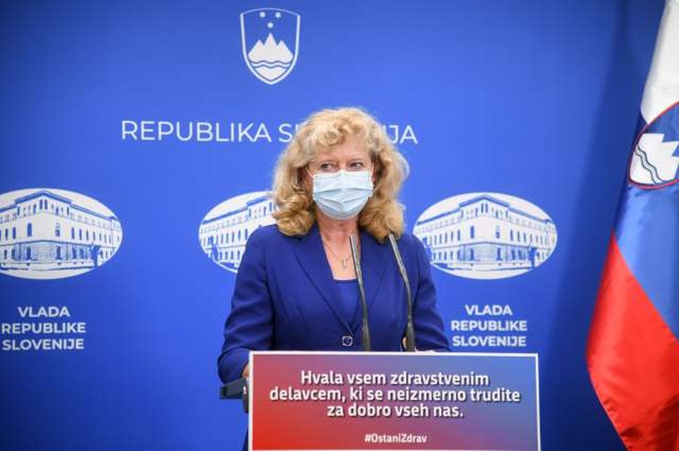 Epidemiologinja: Tretji val epidemije je pričakovati ravno v času sezonske gripe konec decembra (foto: Nebojša Tejić/STA)