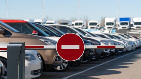 V Sloveniji oktobra za četrtino manjša prodaja osebnih avtomobilov