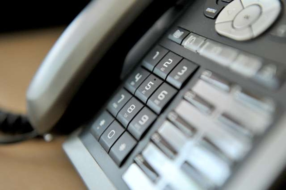 Zaživel nov telefon za psihološko podporo ob epidemiji covida-19 (foto: Tamino Petelinšek/STA)